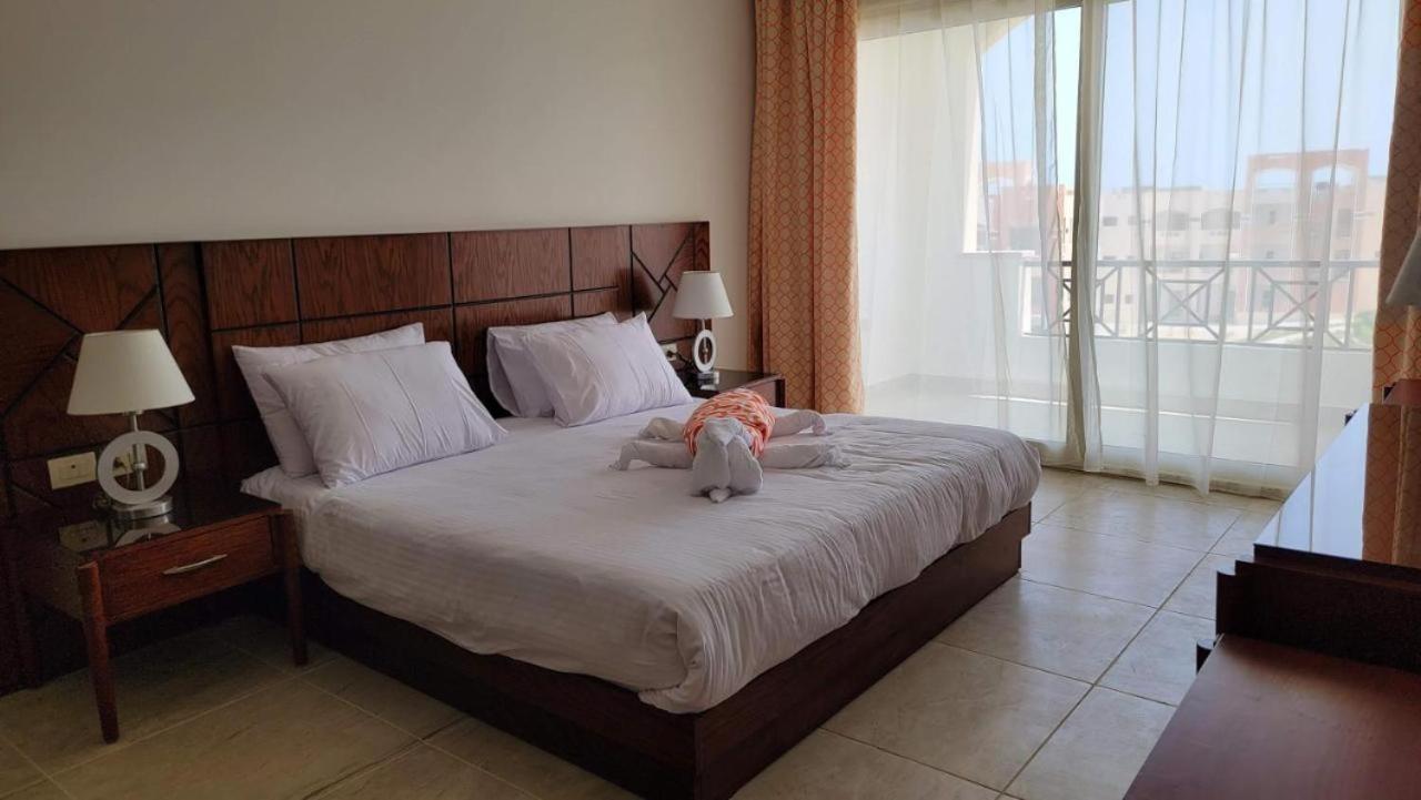 Oyster Bay Beach Resort Abu Dabab Eksteriør billede
